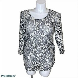Jessica Simpson maternity lace blouse